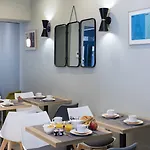 Moulin 3* Parigi
